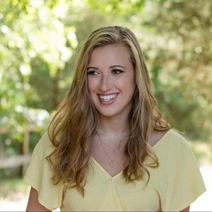 Meet your Posher, Olivia